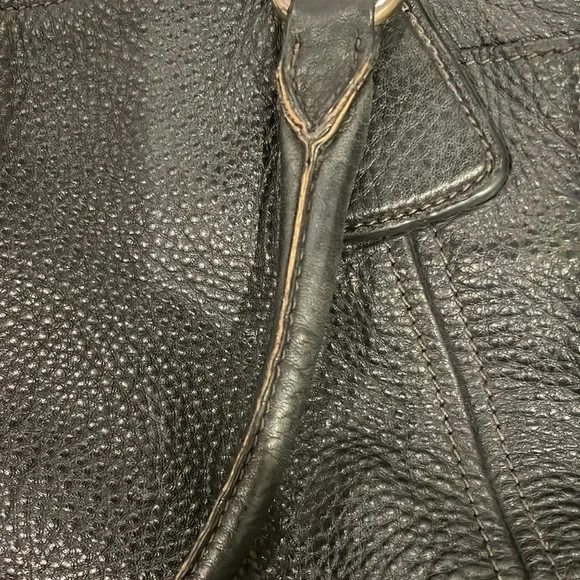 COPY - PRADA PURSE PREVIOUSLY OWNED AND LOVED TO DEATH!! $300 only!!!!! - Picture 6 of 9